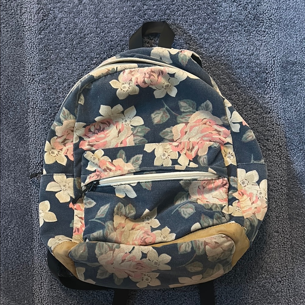 Backpack Floral Blue Backpack great condition adjustable straps, side pockets